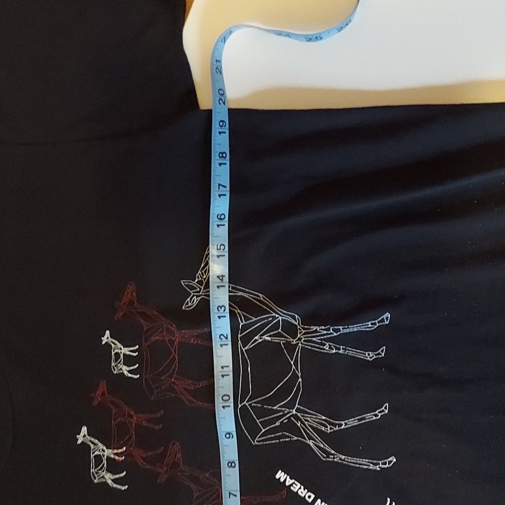 T-shirt - Picture 2 of 4